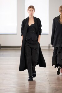 00031-THE-ROW-SS20-Ready-To-Wear.thumb.jpg.5ff1b35e27a648043ac04dac198153b2.jpg