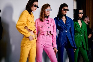 00048BALMAIN_Vogueint_27sep19_credit_Jamie-Stoker.thumb.jpg.6814a044deee19b000ac84c951242930.jpg