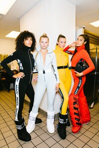 07-kith-ss20-backstage-corey-tenold.thumb.jpg.5e9b9a9fe97d629468b84b05d7c58126.jpg