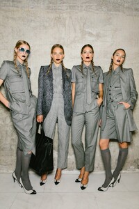 10-max-mara-lfw-ss20-corey.thumb.jpg.fb05b6a50c1851eecf2630c74c92e970.jpg