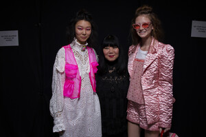 100708420_AnnaSuiSpring2020BackstageIlkKf9zaO6Kx(1).thumb.jpg.adf144a69aa86dda7ec00b78fe0d555b.jpg