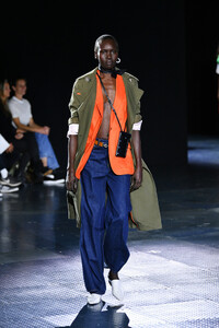 1014560456_RagBoneRunwaySeptember2019NewYorkFashionQkxNL16buCfx.thumb.jpg.8ef61f09e8341b30eec0911bb52f74f5.jpg