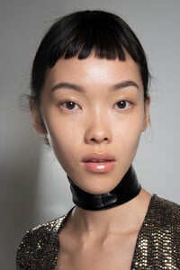 1018846064_GucciSpring2020Backstagemx722HuEHwKx.thumb.jpg.1dd8941e097e7e26d5495582b9e370c0.jpg