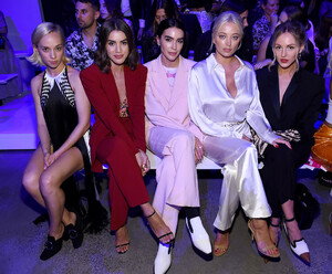 Caroline+Vreeland+Prabal+Gurung+Front+Row+cgWgSo9PjQJx.jpg