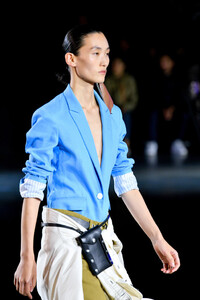 1028910308_RagBoneRunwaySeptember2019NewYorkFashion2VSp7rSM9Ggx.thumb.jpg.8342cf82172fd6a64fcf4b4d43fc0532.jpg
