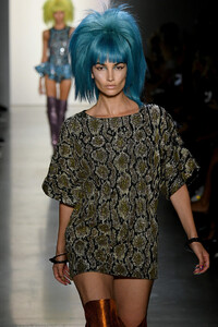 1043573191_JeremyScottSpring2020Backstageme5iG2gRpalx.thumb.jpg.a365b55fb320380d3ec07e45317502fc.jpg