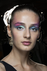1050907810_ChristianSirianoSpring2020BackstageadKoQKTrx-ux.thumb.jpg.e3daf3f07fd25bb34093611a7679994b.jpg