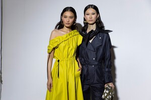 1058304281_phillip-lim-bks-m-rs20-8808(1).thumb.jpg.1a205d47d6f4f524010f48f7fa7e467e.jpg