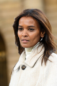 Liya+Kebede+Le+Defile+L+Oreal+Paris+Runway+Cv9fu7ZSvyDx.jpg