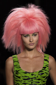 1063726584_JeremyScottSpring2020Detailsm0s_gdgYsvvx.thumb.jpg.b139b2f55524250466c1d9f392a609ef.jpg