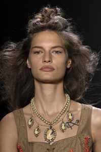 1090174151_AnnaSuiSpring2020Detailsx3t7apOu6btx.thumb.jpg.901a59f80e24125a42588e955efb9815.jpg