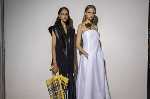 1093593538_3.1PhillipLimSpring2020Backstage3X9tEZdxiyBx.thumb.jpg.d2cb0158292b14c58e4fe2fb04fc74f8.jpg