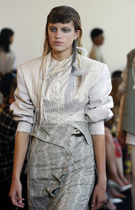 1094013177_ACNESTUDIOSRunwayParisFashionWeekHauteAG6S6maD7Lax.thumb.jpg.2516bb048f73ba23e3274515212a808f.jpg