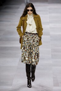 1096817729_LeaJulianCelineSpring2020RTWPFW3.thumb.jpg.e9912a1b7361975bfc46da2d27e21392.jpg