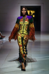 Naomi+Campbell+Runway+Fashion+Relief+London+lp-I_SoQ5dsx.jpg