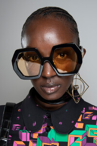 1100328331_GucciSpring2020BackstageYAKzuDU2eiHx.thumb.jpg.a93ebb6e9f79dbcb6bf456d78d3eb2e9.jpg