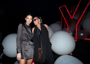 Kendall+Jenner+DKNY+Turns+30+Special+Live+Z3dWwrFenAYx.jpg