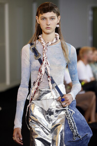 1118499636_ACNESTUDIOSRunwayParisFashionWeekHaute09ggUb-44W_x.thumb.jpg.93572003dfb986bff47bcfa804bef8de.jpg