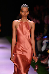 1119599931_BrandonMaxwellRunwaySeptember2019NewOZtR7mET0apx.thumb.jpg.4ce373c53c90faf97303748fa54db5ef.jpg