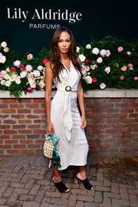 Joan+Smalls+Lily+Aldridge+Parfums+Launch+Event+Nkf6RPX8cVnx.jpg