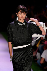 112725056_BrandonMaxwellRunwaySeptember2019NewOhoHOe_KMz5x.thumb.jpg.b6beaa12b2c3fb358dfef29f6f367ce3.jpg