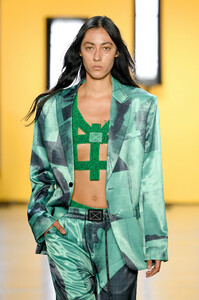 114680502_DirtyPineappleRunwaySeptember2019New5wVLAgBd8ehx.thumb.jpg.6ee3d57d7dccd28b83760842b12b5e49.jpg