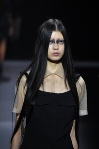 1152453060_VeraWangRunwaySeptember2019NewYorkFashionxHtFQb1AGymx.thumb.jpg.ad5ebdb6d9cfd0f98c18a9603a14e15f.jpg