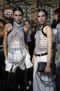 1154578287_DionLeeSpring2020Backstagee-Movutkri1x(1).thumb.jpg.89ad45e271778d39eebbde3b38adb39e.jpg