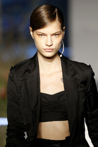 1160575309_JasonWuCollectionRunwaySeptember2019XT_7FA_rT0Fx.thumb.jpg.33c765191cbf4cc26cac17a5a3225107.jpg