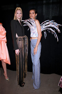 1163875810_AreaBackstageSeptember2019NewYorkFashionFp_nmZbc5gox.thumb.jpg.544333f7472103ec5cee2ecb155b8355.jpg