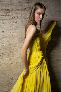 Oscar+de+la+Renta+Spring+2020+Backstage+Jr5LbQc8P4-x.jpg