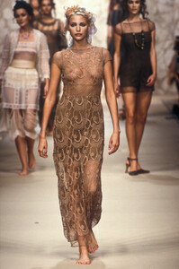 1172399582_Chloe1994WomenRTW195.thumb.jpg.29acfeeff837a148910e18ced3c40bf3.jpg