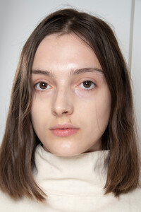 1180894896_GucciSpring2020Backstagen-PgA0QANOjx.thumb.jpg.fb3b60e7f14c7bde21201e97feff1f77.jpg