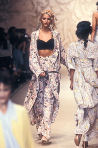 1185832651_Chloe1994WomenRTW156.thumb.jpg.463fa1425a7baa100077ec233dacbf12.jpg