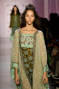 11874767_AnnaSuiRunwaySeptember2019NewYorkFashionl1vgduMXZu_x.thumb.jpg.308f65955499aae40a16720051f57cff.jpg