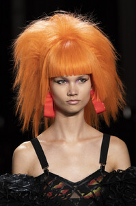 1201908927_JeremyScottSpring2020DetailswNehuAQhl-px.thumb.jpg.57f2533e9082f45e9c9d3c6637e68700.jpg
