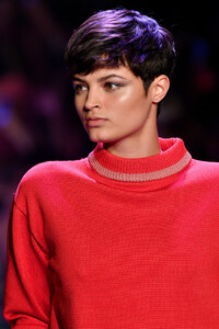 1202409685_BrandonMaxwellRunwaySeptember2019New7ATInXn1blcx.thumb.jpg.87d05030cf84035e09f9bb08bc103cbb.jpg