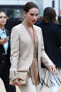       lil170919BZNimage8.jpg