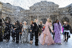 Liya+Kebede+Le+Defile+L+Oreal+Paris+Runway+z66QvSFlSw1x.jpg