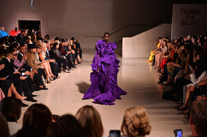 Adut+Akech+Runway+Fashion+Relief+London+2019+L293NziGoLlx.jpg