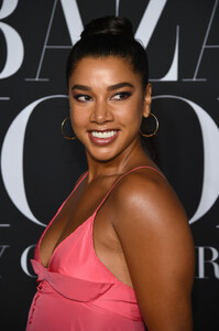 Hannah+Bronfman+Harper+BAZAAR+Celebrates+ICONS+gHyQkYhZsBlx.jpg