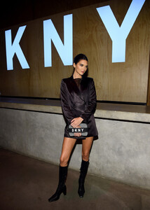 Kendall+Jenner+DKNY+Turns+30+Special+Live+K-i-5jt-Lojx.jpg