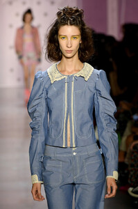 1224378636_AnnaSuiRunwaySeptember2019NewYorkFashionQOa61xwyj4mx.thumb.jpg.d5bcb0fad6b98afe76558b886eef10d6.jpg