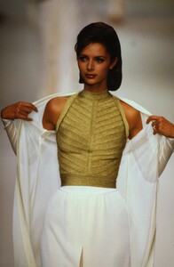 1232907751_herve-leger-fw-1995-heather-stewart-whyte(15).thumb.jpg.face908ff128ed787397494e0e334852.jpg