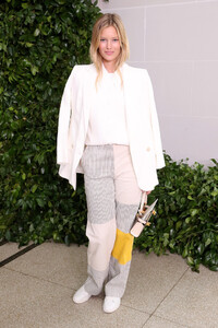 Charlott+Cordes+Tory+Burch+NYFW+SS20+Backstage+4hdRyEOnwZHx.jpg