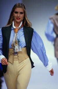 1243621777_sportmax-ss-1993-judit(12).thumb.jpg.b855031191900d087825c76c5fbe0aab.jpg