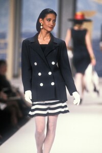 1248776284_Valentino1990HauteCouture43.thumb.jpg.a350d972ad0541d361d15cd1344d58f0.jpg