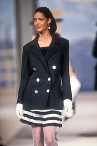 1248781771_Valentino1990HauteCouture44.thumb.jpg.7ffd68d4f09f2b868f5109cba6aa036c.jpg