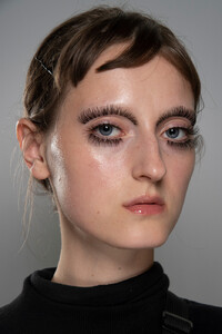124899031_GucciSpring2020Backstagetmx44CJGr0Wx.thumb.jpg.e141903142f863f690778302422db328.jpg