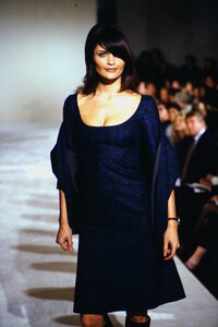 1252032825_marc-jacobs-fw-1995-helena-christensen(2).thumb.jpg.667550ededf91ca015f63b35755c136c.jpg